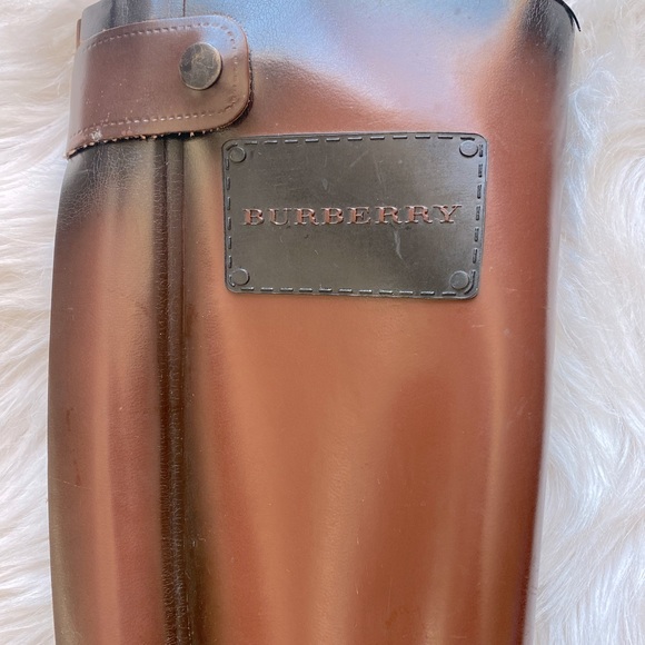 Burberry Sienna Equestrian Brown Rubber Rain Boots Size
38 or 7.5 in womens - Picture 4 of 12